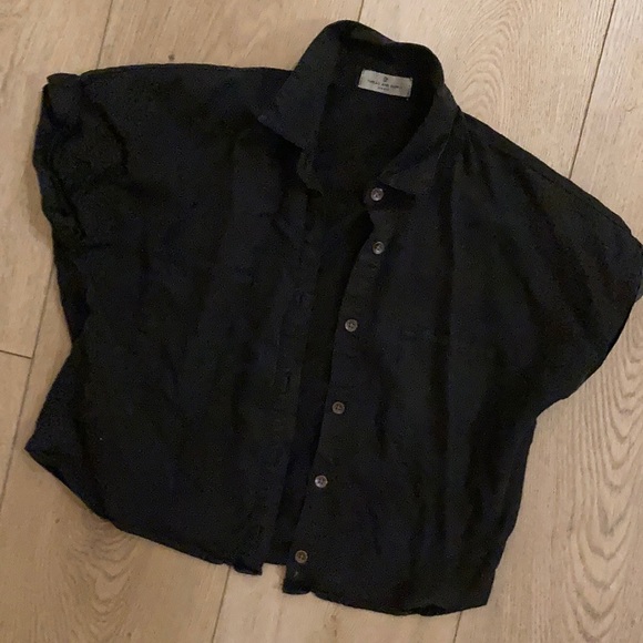 Thread & Supply boxy crop button up size small BLACK - Picture 2 of 4